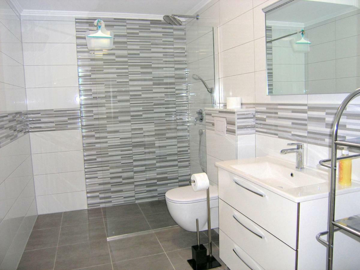 Apartmani Krajinovic Krk Town Exterior foto